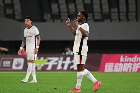 开云体育下载-关于阿贾克斯迎意甲关键赛，赛后再遭质疑，气氛紧张，轮换策略成焦点的信息