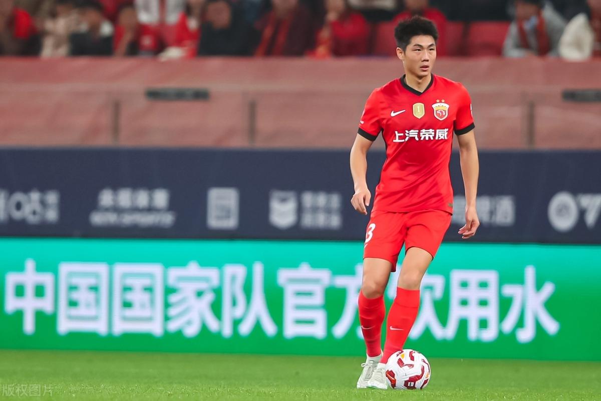 上海海港发布备战花絮;关键时刻门线救险;欧超杯任务艰巨;年轻球员得到机会(海港比赛延期可全力备战上海德比) 上海海港发布备战花絮;关键时刻门线救险;欧超杯任务艰巨;年轻球员得到机会(海港比赛延期可全力备战上海德比)