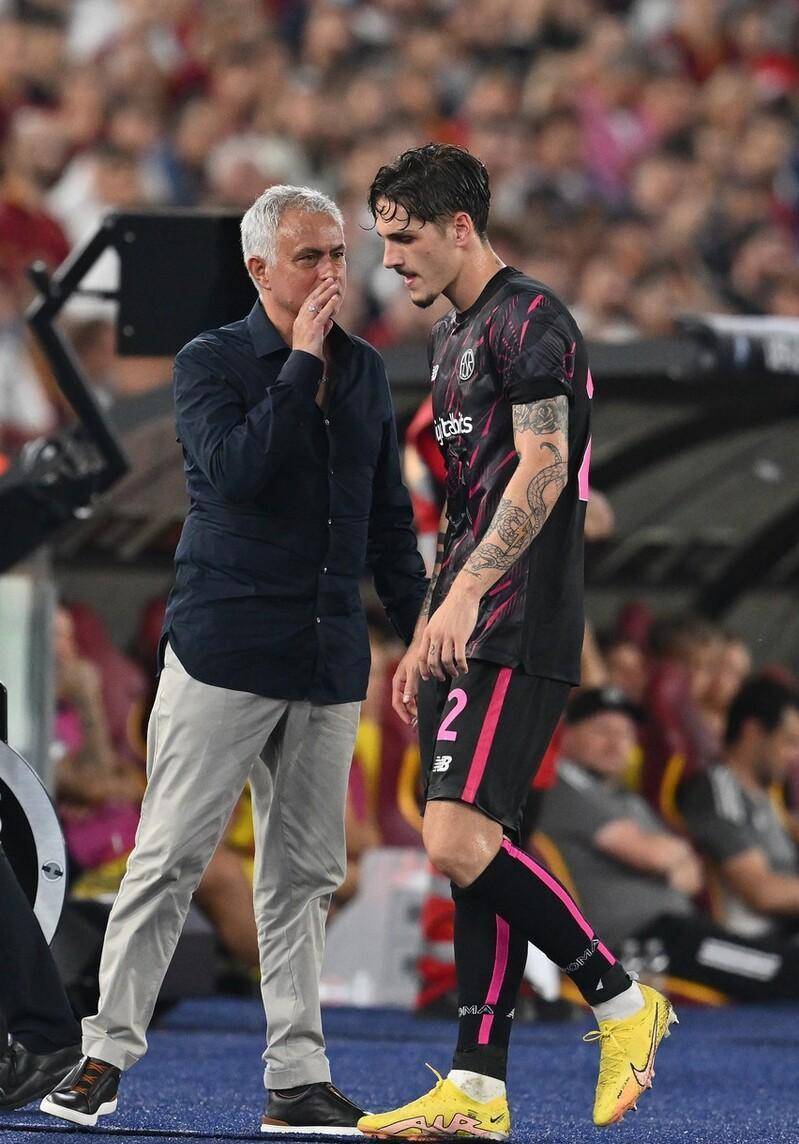 关于欧联转会期再迎强敌，金州勇士更衣室发声，主帅态度——悬念犹存，高层口径保持一致的信息