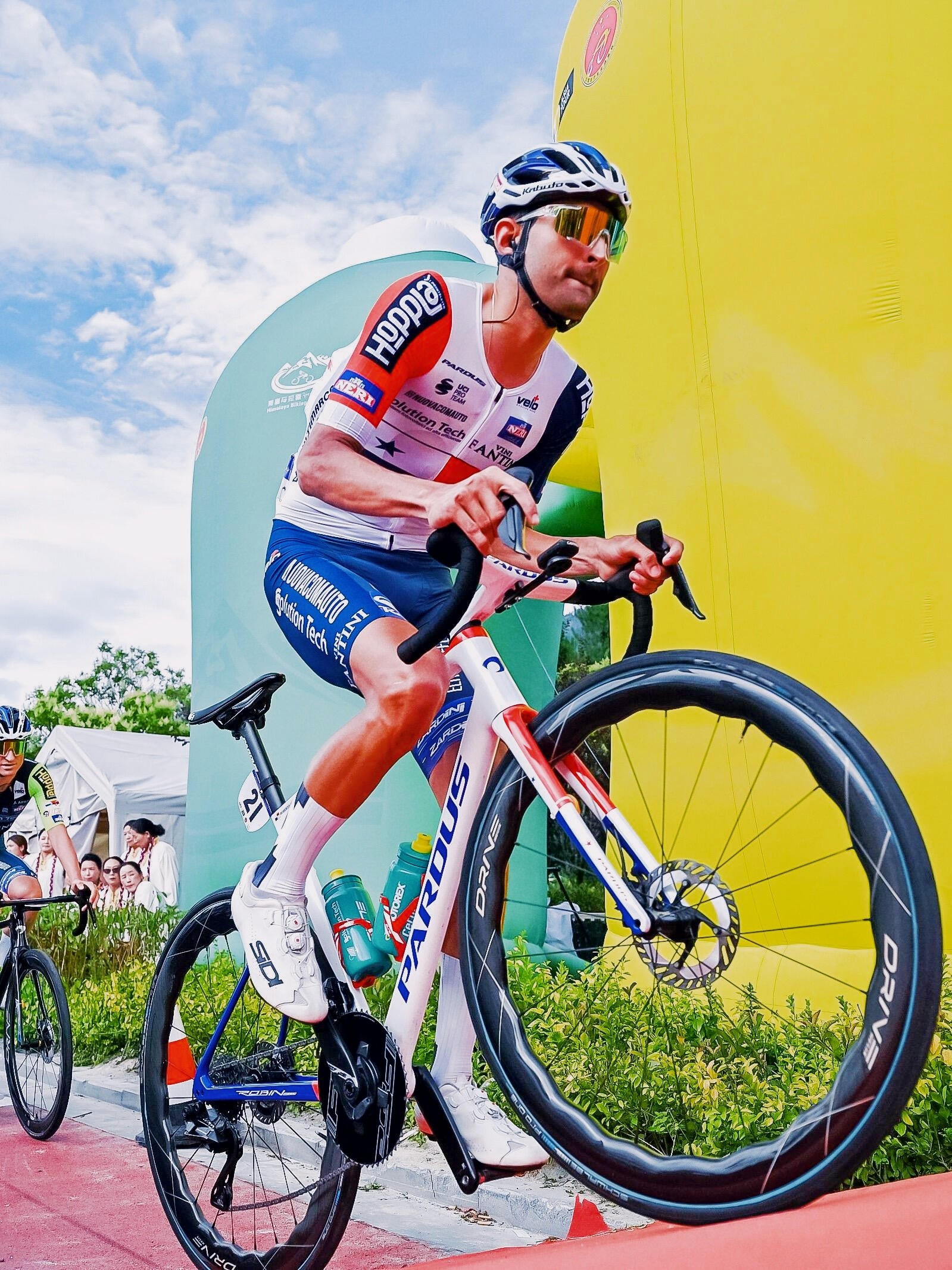 Ming在TL比赛中惊险取胜赛前洛杉矶快船备战西甲，现场解说直呼：风云突变西汉姆冲刺阶段状态回暖的简单介绍